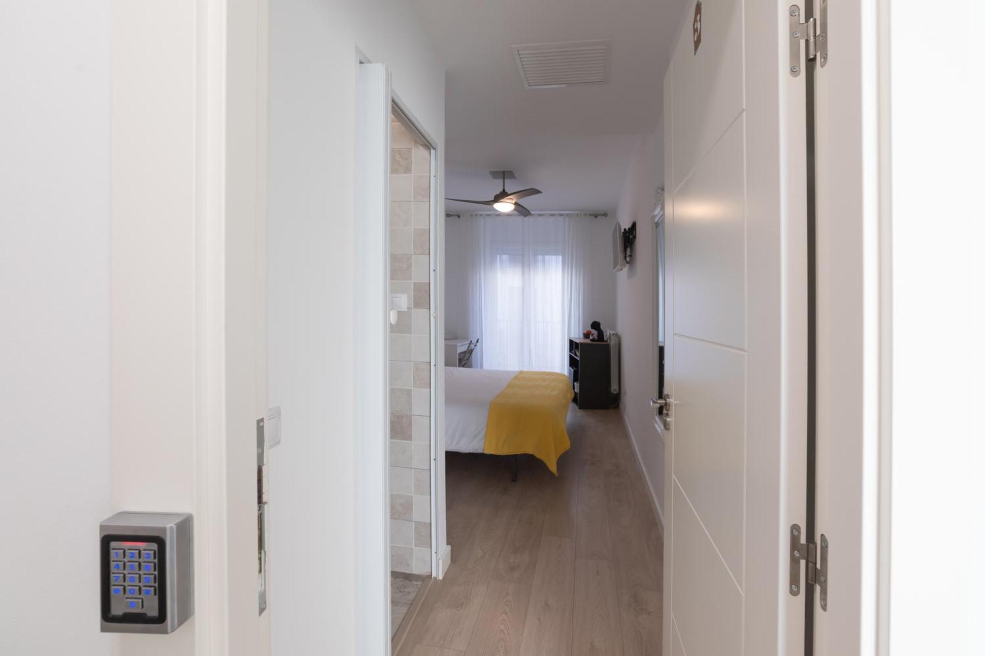 Hostal Puente De Hierro Логроньйо Номер фото