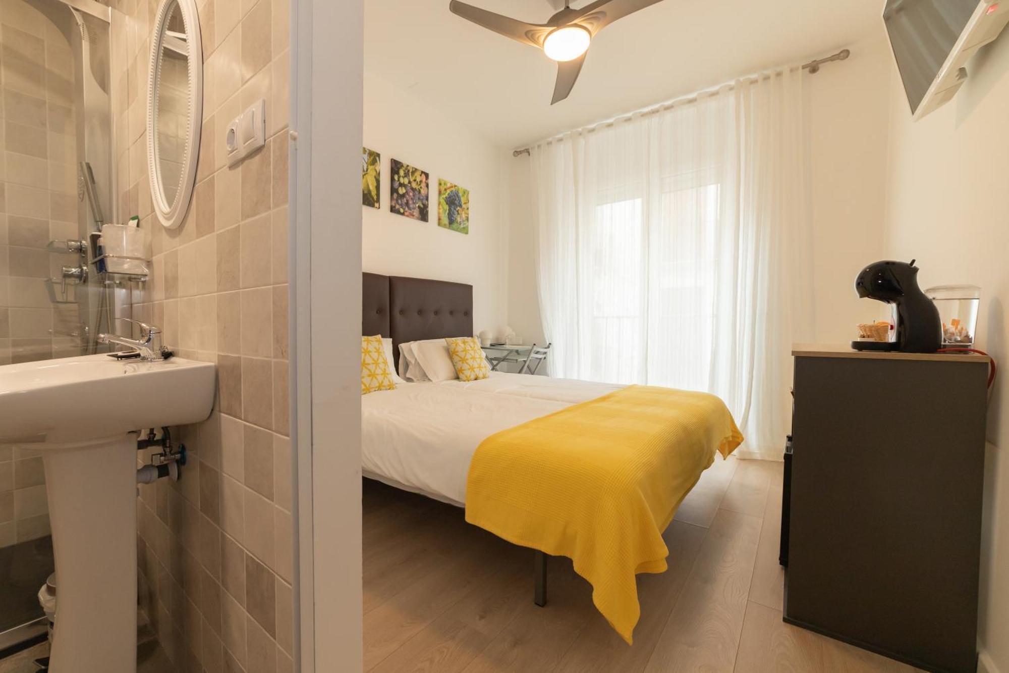 Hostal Puente De Hierro Логроньйо Номер фото